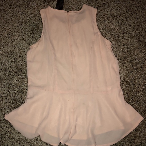 Beautiful flowy jeweled Top - Picture 2 of 4